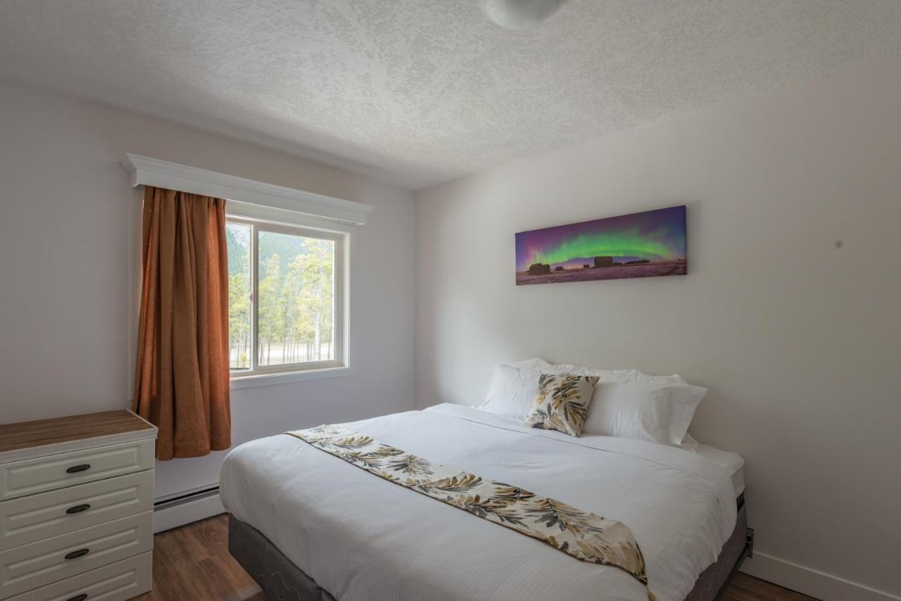 David Thompson Resort Cline River Екстер'єр фото